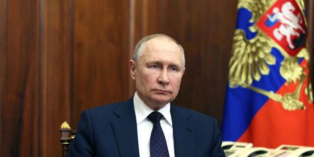 Обращение президента РФ В. Путина по случаю Дня войск национальной гвардии РФ