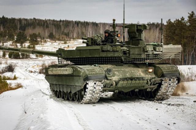 ОБТ Т-90М, оснащённый динамической защитой «Арена-М», во время испытаний