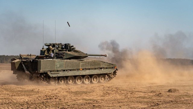 Обучение украинских военнослужащих на передаваемой Швецией боевой машине пехоты CV9040C (c) министерство обороны Украины