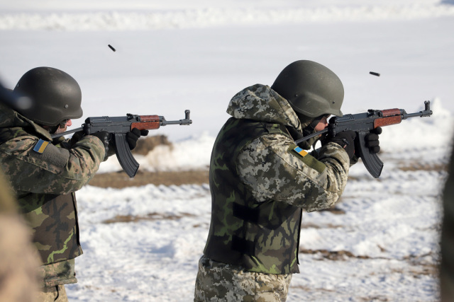 Обучение военнослужащих вооруженных сил Украины вооруженными силами Чехии на полигоне в Либаве близ Оломоуца, 10.02.2023
