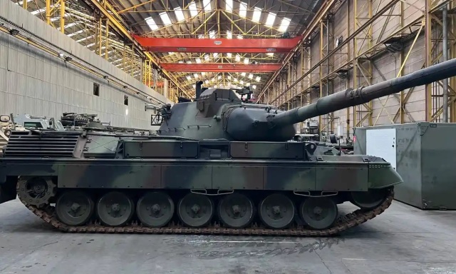 Один из танков Leopard 1A5(BE), списанных бельгийской армией, на хранении бельгийской компании OIP Land Systems в Турне (Бельгия)