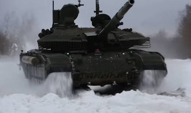 Один из опытных образцов модернизированного танка Т-90М