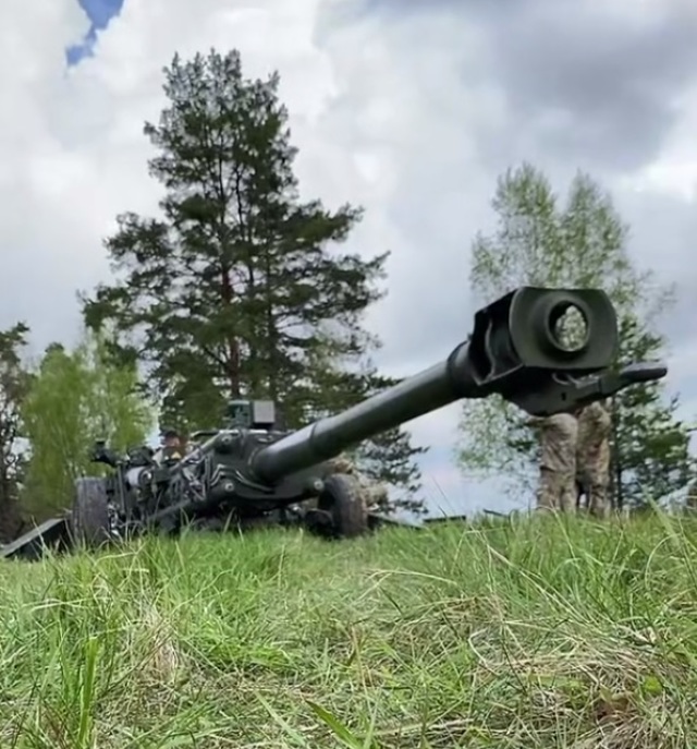 Одно из первых изображений американской 155-мм/39 легкой буксируемой гаубицы М777А2 в вооруженных силах Украины