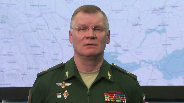 Официальный представитель Министерства обороны России генерал-майор Игорь Конашенков во время брифинга
