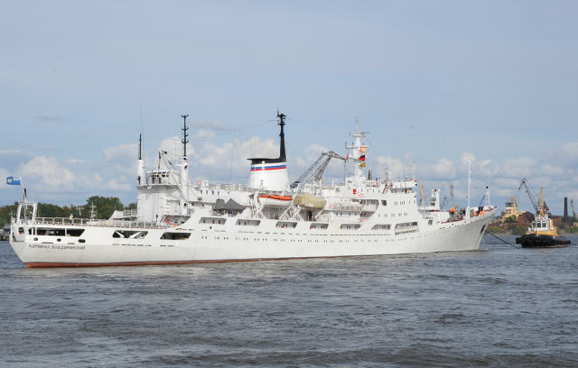 Океанографическое исследовательское судно "Адмирал Владимирский"