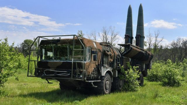 Оперативно-тактический ракетный комплекс "Искандер М"
