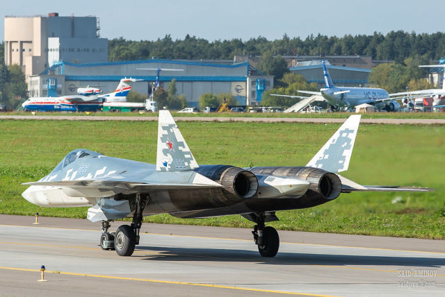 Опытные образцы истребителя Су-57 (Т-50, ПАК ФА) на демонстрационном показе в Жуковском, 24.08.2019