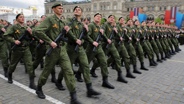 Парадный расчет Сухопутных войск вооруженных сил РФ. Архивное фото