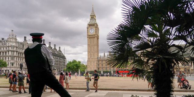 Парламентская площадь в Лондоне