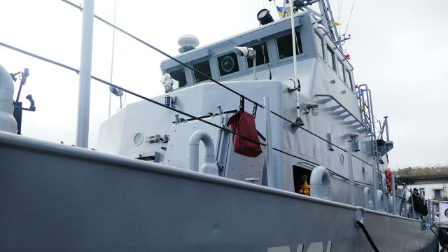 Патрульный катер типа Island "Славянск", переданный США Военно-морским силам Украины, в порту Одессы