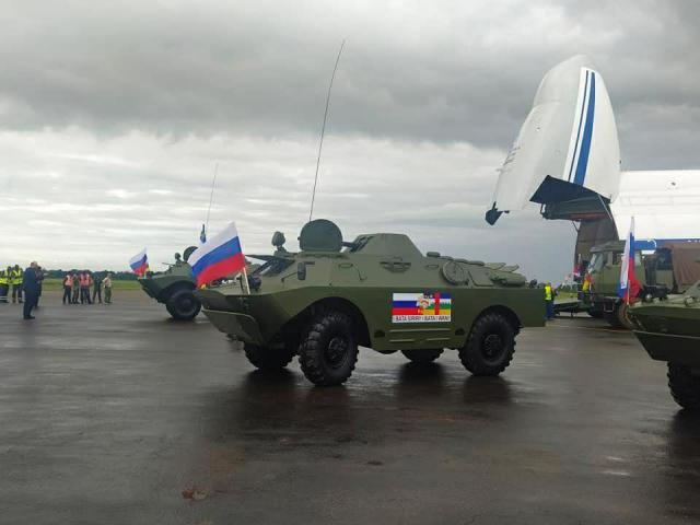 Переданные из наличия Министерства обороны России Центральноафриканской Республике десять бронированных разведывательно-дозорных машин БРДМ-2, доставленные транспортным самолетом Ан-124-100 "Руслан" (регистрационный номер RA-82010, серийный номер 01-09) и