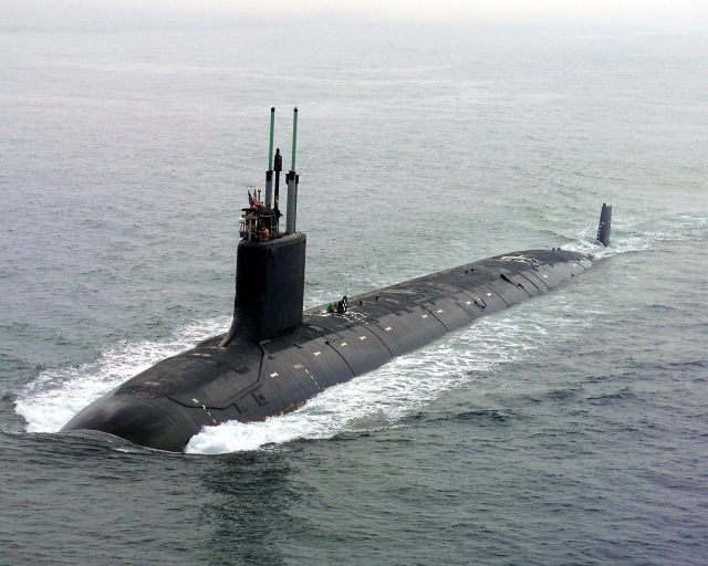 Первая подводная лодка США класса "Вирджиния" USS Virginia (SSN-774)