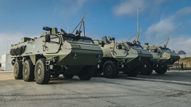 Первые полученные вооруженными силами Латвии бронетранспортеры производства финской группы Patria с колесной формулой 6x6, 29.10.2021