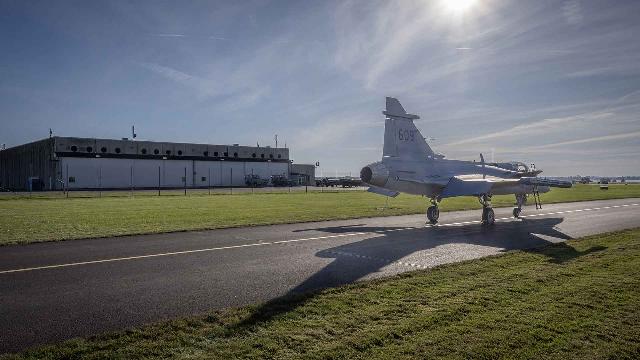Первый переданный ВВС Швеции новый истребитель Saab JAS-39E Gripen (серийный номер 38-6038, бортовой номер "609"). Сатенас (Швеция), 20.10.2025