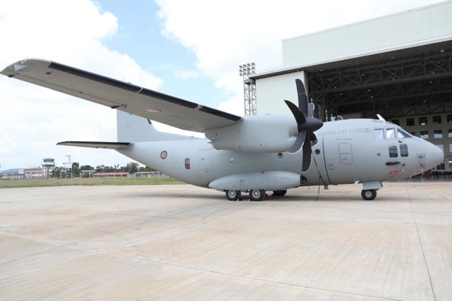 Первый введенный в строй ВВС Кении военно-транспортный самолет Leonardo C-27J Spartan (бортовой номер "222"). Эмбакаси (Найроби), 14.02.2020