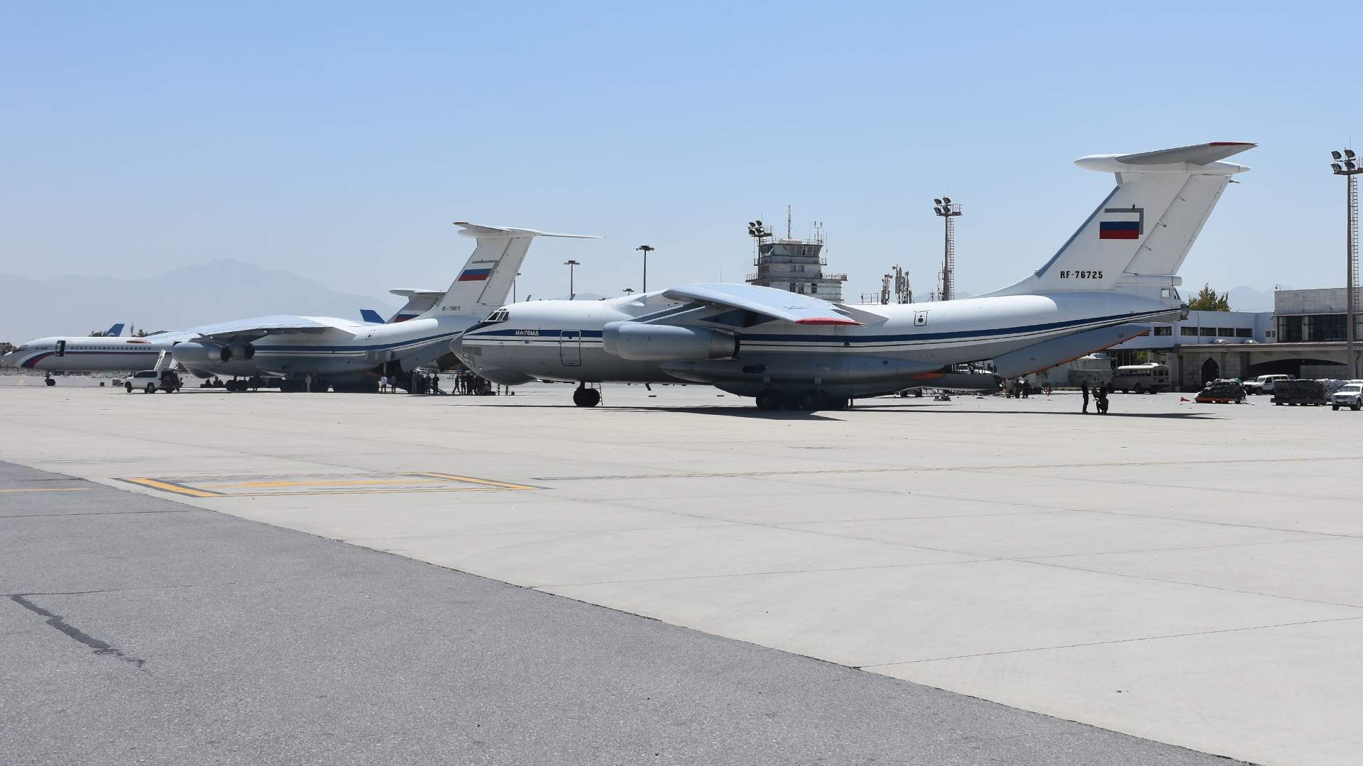 Самолет 4 россии. Ил-76 в Кабуле 2021. Кабул самолет. Самолеты Минобороны РФ.