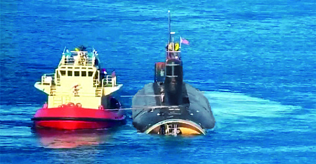 По некоторым данным, подводную лодку USS Connecticut (SSN-22) ждет дорогостоящий ремонт. Хотя решение об этом еще не принято. Кадр из видео с канала San Diego Web Cam на YouTube
