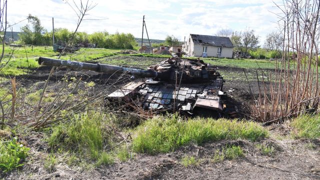 Подбитый танк ВСУ в Херсонской области