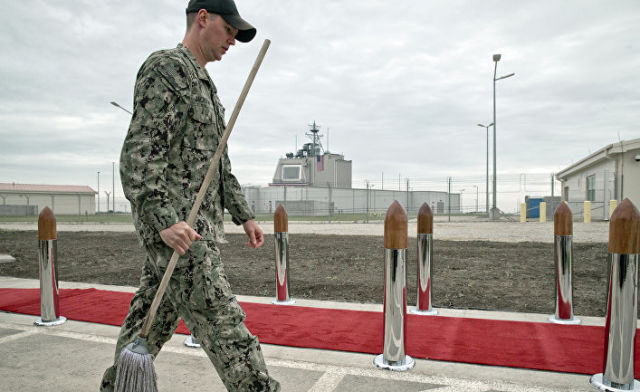 Подготовка к церемонии открытия американского комплекса ПРО Aegis Ashore на румынской военной базе в Девеселу