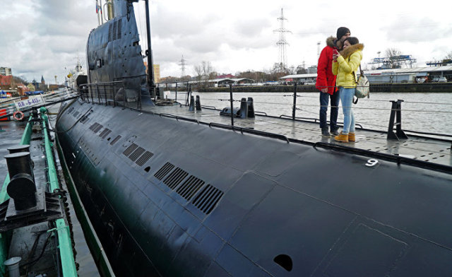 Подводная лодка "Б-413" проекта 641 на набережной Петра Великого - экспонат Музея Мирового океана в Калининграде