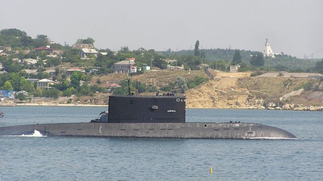 Подводная лодка Б-871 "Алроса" в Севастополе