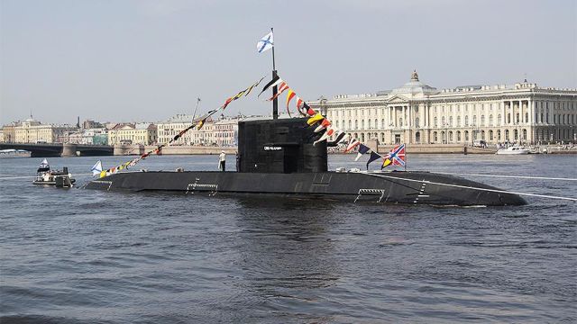 Подводная лодка проекта 677 "Лада" Б-585 "Санкт-Петербург"