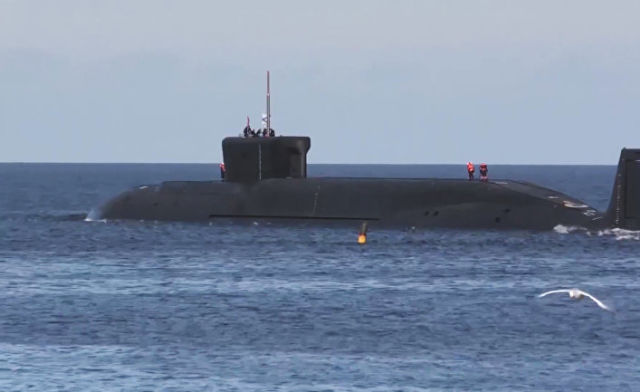 Подводный крейсер "Юрий Долгорукий", с которого производится запуск ракет "Булава" по полигону Кура