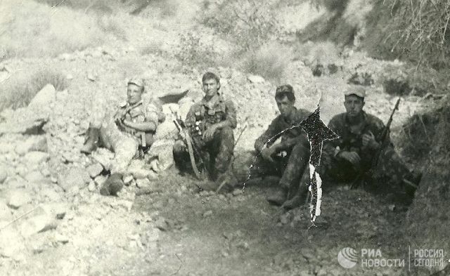 Пограничники на 12-й заставе Московского пограничного отряда Группы Пограничных войск России в Республике Таджикистан.
