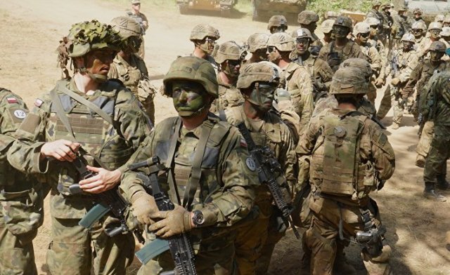 Польские и американские военные на учениях НАТО «Защитник Европы»