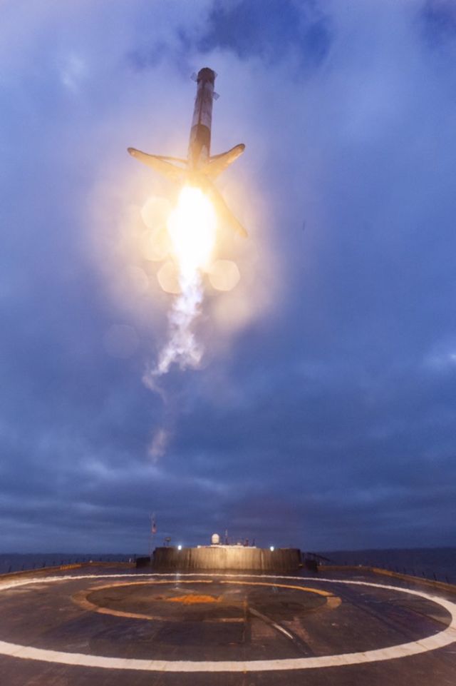 Посадка Falcon 9