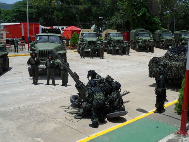 Поставленное Россией по пакету контрактов 2009 года вооружение в составе 43-й артиллерийской бригады 4-й бронетанковой дивизии сухопутных войск Венесуэлы, февраль 2019 года
