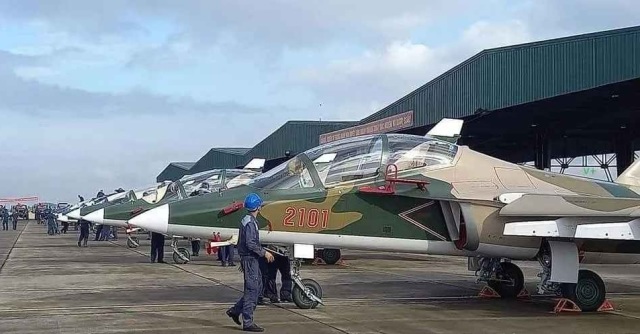 Поставленные из России в конце 2021 года учебно-боевые самолёты Як-130 на вооружении ПВО и ВВС Вьетнамской народной армии на аэродроме Фукат, февраль 2022 года