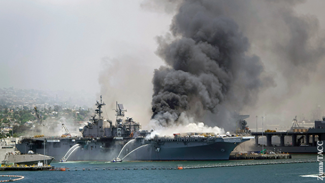 Пожар полностью уничтожит один из крупнейших кораблей ВМС США