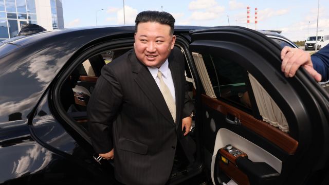 Председатель Государственного совета КНДР Ким Чен Ын