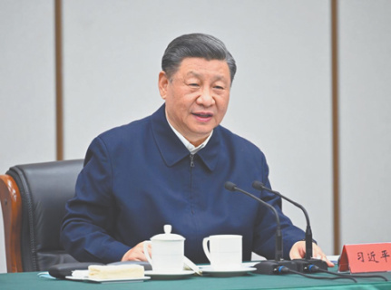 Председатель КНР Си Дзиньпин неоднократно обращался к военным с призывом всемерно повышать боеготовность НОАК. Фото с сайта www.news.cn