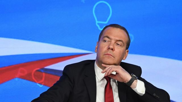 Председатель партии "Единая Россия" Дмитрий Медведев