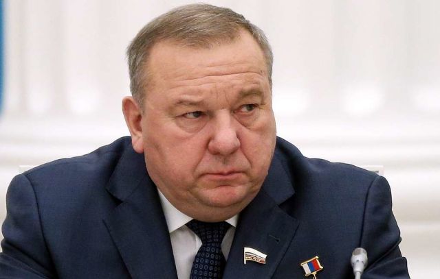 Председатель комитета Госдумы по обороне генерал-полковник Владимир Шаманов