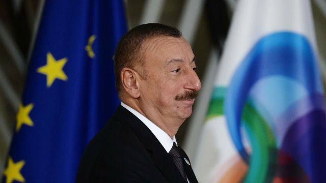 Президент Азербайджана Ильхам Алиев перед началом 5-го Саммита Восточного партнерства в Брюсселе