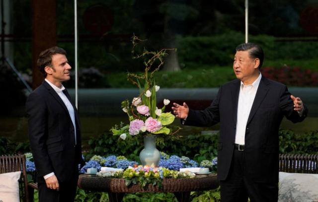 Президент Франции Эмманюэль Макрон и председатель КНР Си Цзиньпин