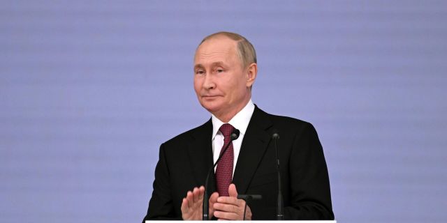 Президент РФ В. Путин принял участие в торжественном собрании по случаю 220-летия Министерства юстиции РФ
