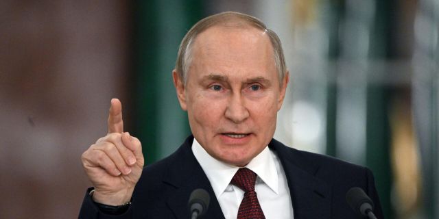 Президент РФ В. Путин провел заседание Госсовета по вопросам реализации молодёжной политики