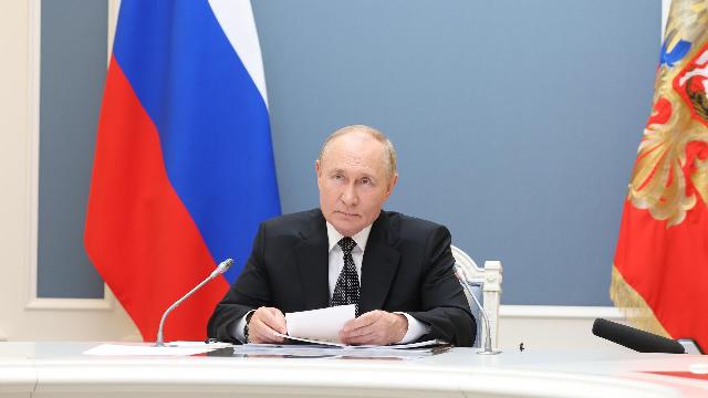 Президент РФ, верховный главнокомандующий Владимир Путин