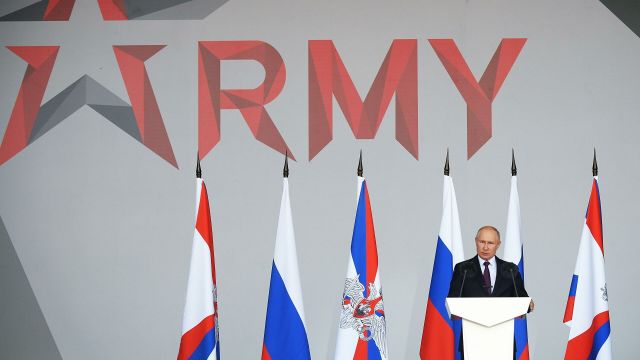 Президент РФ Владимир Путин принимает участие в церемонии открытия международного военно-технического форума "Армия-2021"