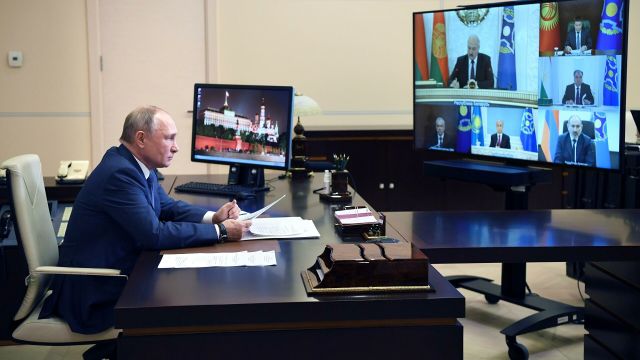 Президент РФ Владимир Путин проводит сессию Совета коллективной безопасности ОДКБ