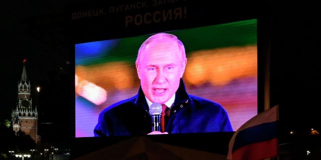 Президент РФ Владимир Путин выступает на митинге-концерте в поддержку присоединения к России ЛНР, ДНР, Херсонской и Запорожской областей. 30 сентября 2022.
