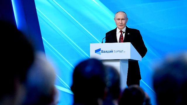 Президент РФ Владимир Путин выступает на пленарной сессии XXIII ежегодного заседания Международного дискуссионного клуба "Валдай" Президент РФ Владимир Путин выступает на пленарной сессии XXIII ежегодного заседания Международного дискуссионного клуба "Валдай"