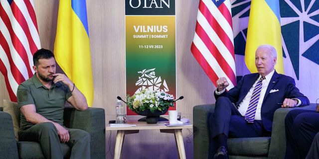 Президент США Джо Байден и президент Украины Владимир Зеленский на саммите НАТО в Вильнюсе