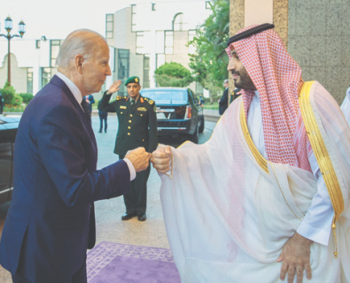 Президент США Джозеф Байден и наследный принц Королевства Саудовская Аравия Мухаммед бин Салман сошлись на кулаках. Фото Reuters