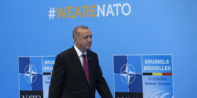 Президент Турции Реджеп Тайип Эрдоган в штаб-квартире НАТО в Брюсселе