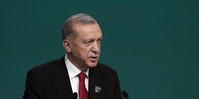 Президент Турции Реджеп Тайип Эрдоган выступает на пленарном заседании Климатического саммита ООН COP28 в пятницу, 1 декабря 2023 года, в Дубае, Объединенные Арабские Эмираты.